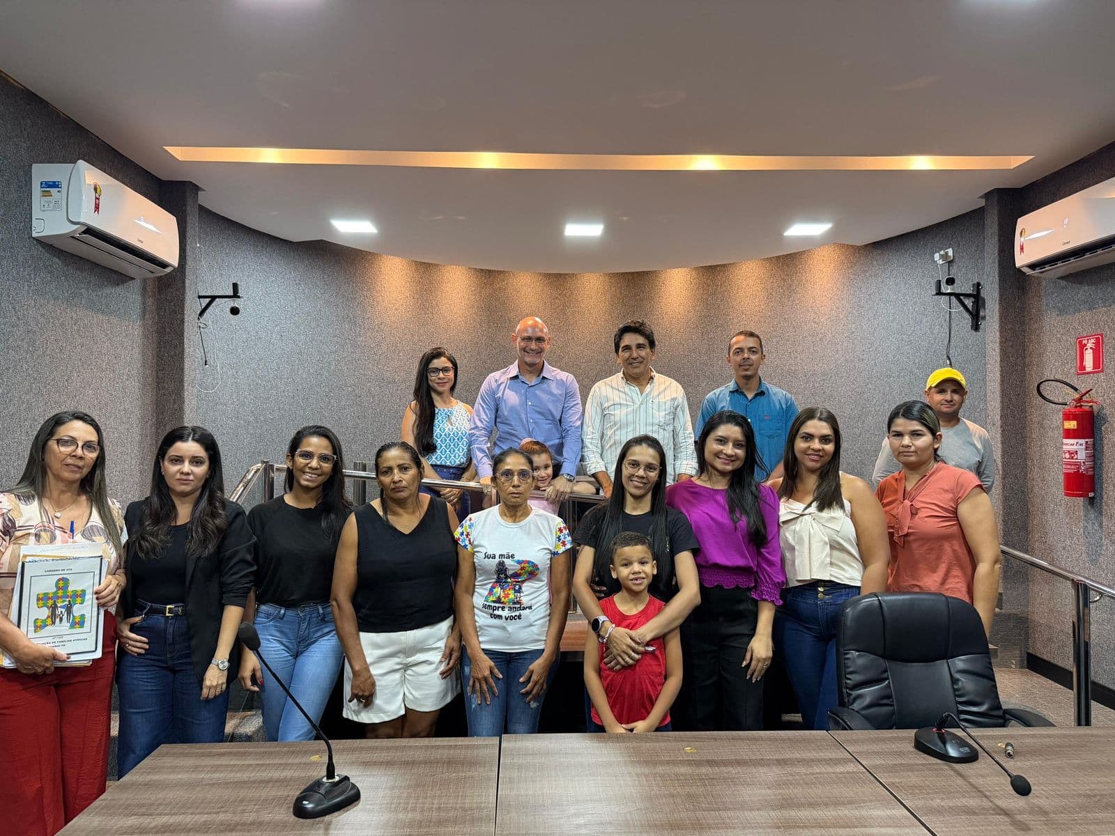 Foto da notícia: Atendendo pedido de Delegado Carrasco, Júnior Geo ouve demandas de mães atípicas em Guaraí