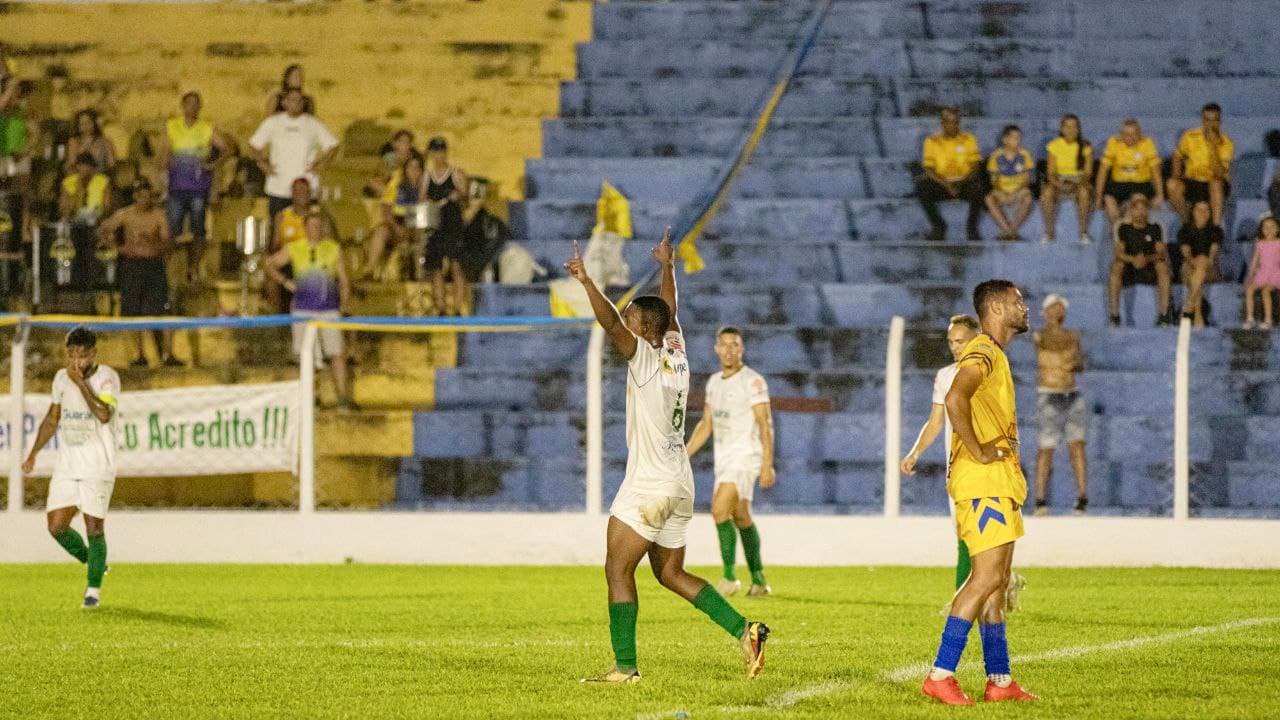 Foto da notícia: Lobão vence Tigre na ida e na volta e agora encara o Alvorada na semifinal da Segundona 2025