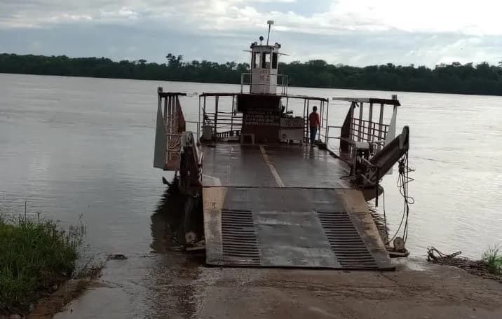 Foto da notícia: Cinco meses após suspender travessia, Pipes anuncia retorno de balsa entre Guaraí e Itapiratins