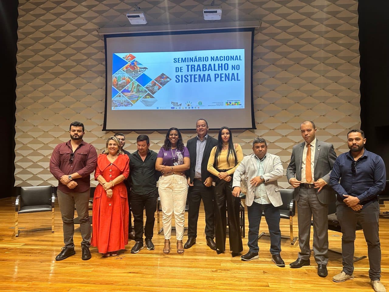 Imagem da notícia: Parceria que empregou 60 presos do semiaberto em Guaraí é reconhecida durante evento nacional