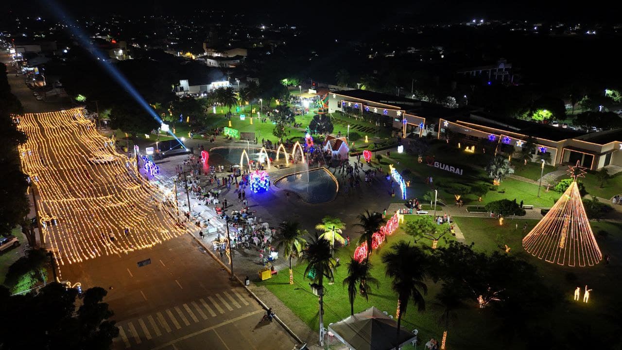 Foto da notícia: Decoração natalina é apresentada oficialmente em Guaraí; investimento é o maior dos últimos anos