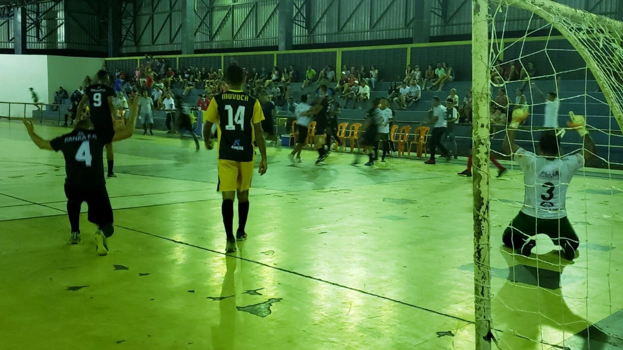 Imagem da notícia: Canaã F.C. faz história e vence equipe 9 vezes campeã do Municipal de Futsal de Guaraí