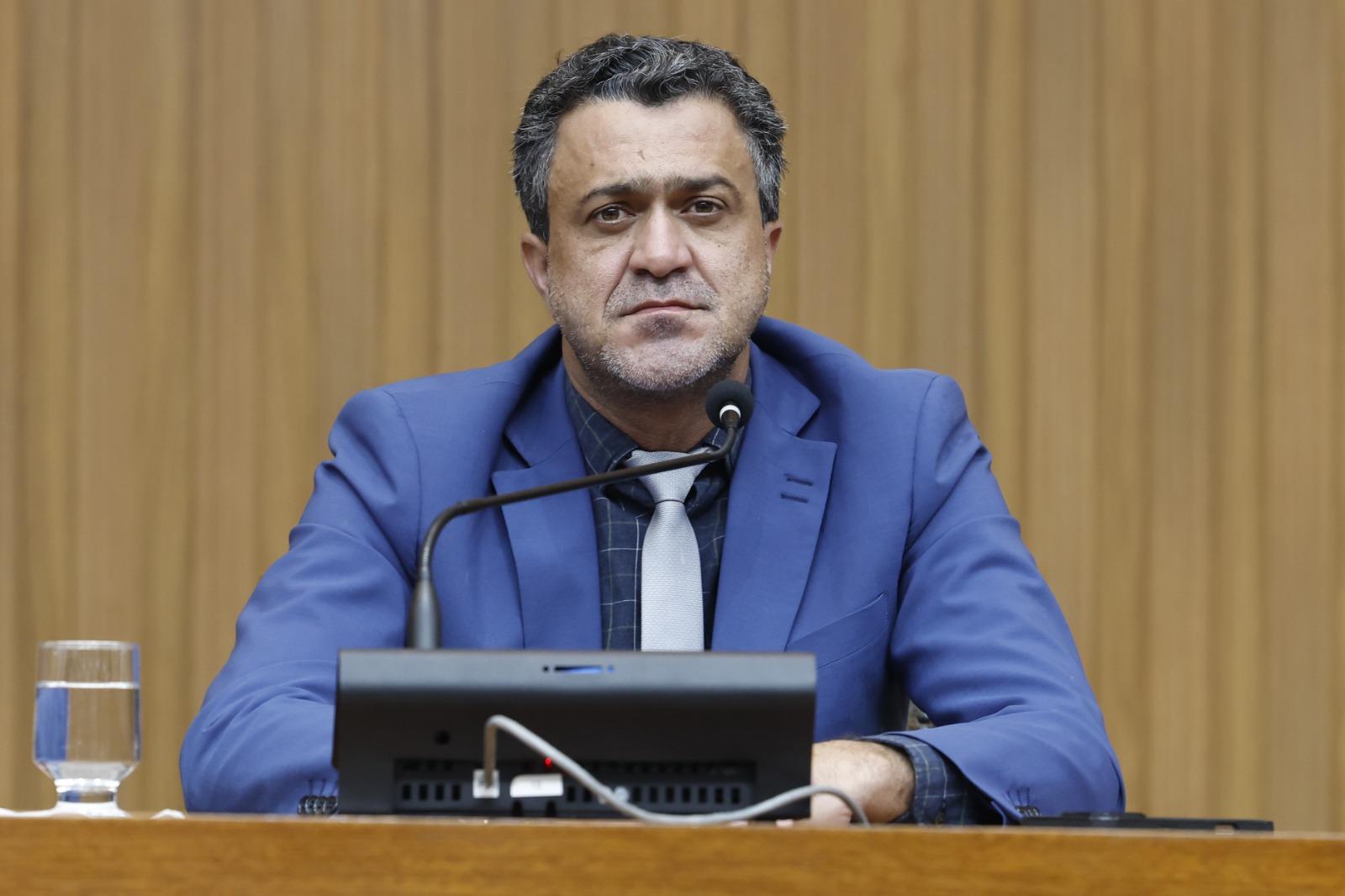 Deputado Luciano cobra continuidade de obra paralisada há quase 5 anos em hospital de Guaraí