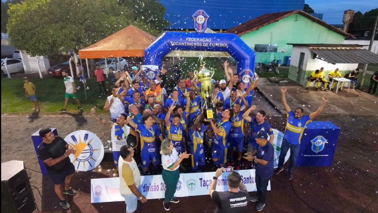 Foto da notícia: Palmas vence Lobão no Delfinão por 3x1 e conquista 2ª Divisão; as duas equipes garantiram acesso