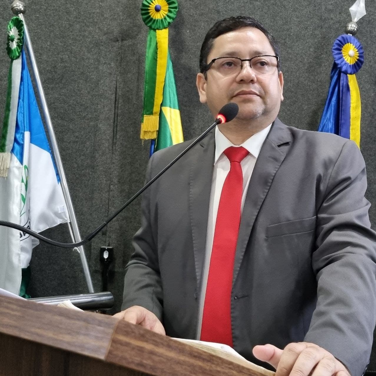 Imagem da notícia: Gleidson Bueno segue na presidência da Câmara de Guaraí, o 1º reeleito dentro do mesmo mandato