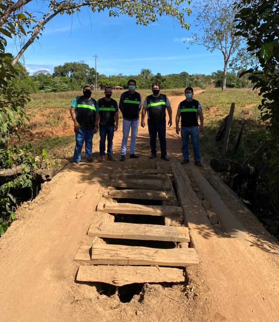 Imagem da notícia: Usando coletes de “fiscal do povo”, vereadores de Guaraí põe o pé na estrada para ouvir demandas