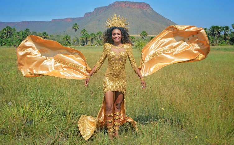 Imagem da notícia: Vestido criado por guaraiense para o Miss Brasil 2021 volta a ser destaque, desta vez no Jalapão