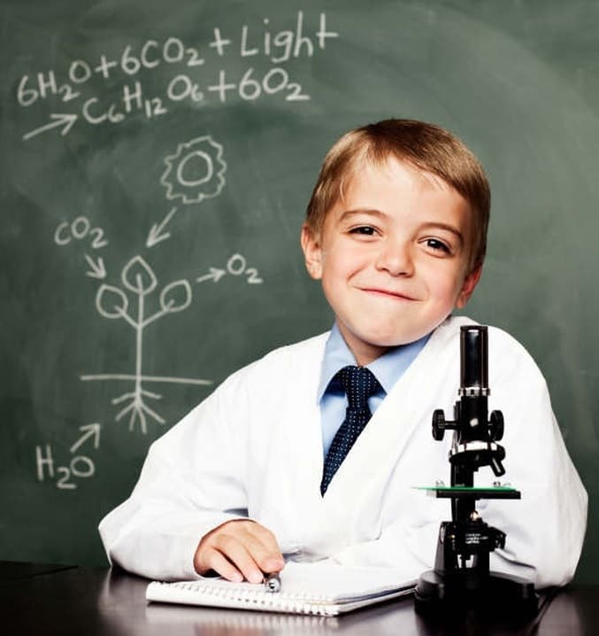 Imagem da notícia: Com base no Teste do QI, ranking lista os 10 mais inteligentes do mundo antigo e do mundo moderno