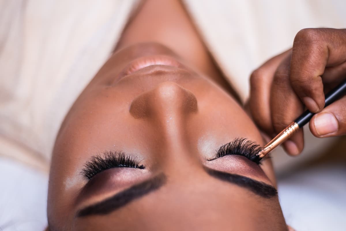 Foto da notícia: Senac abre mais 32 vagas para curso de Maquiador(a) em Guaraí; inscrições na sede da ACIAG