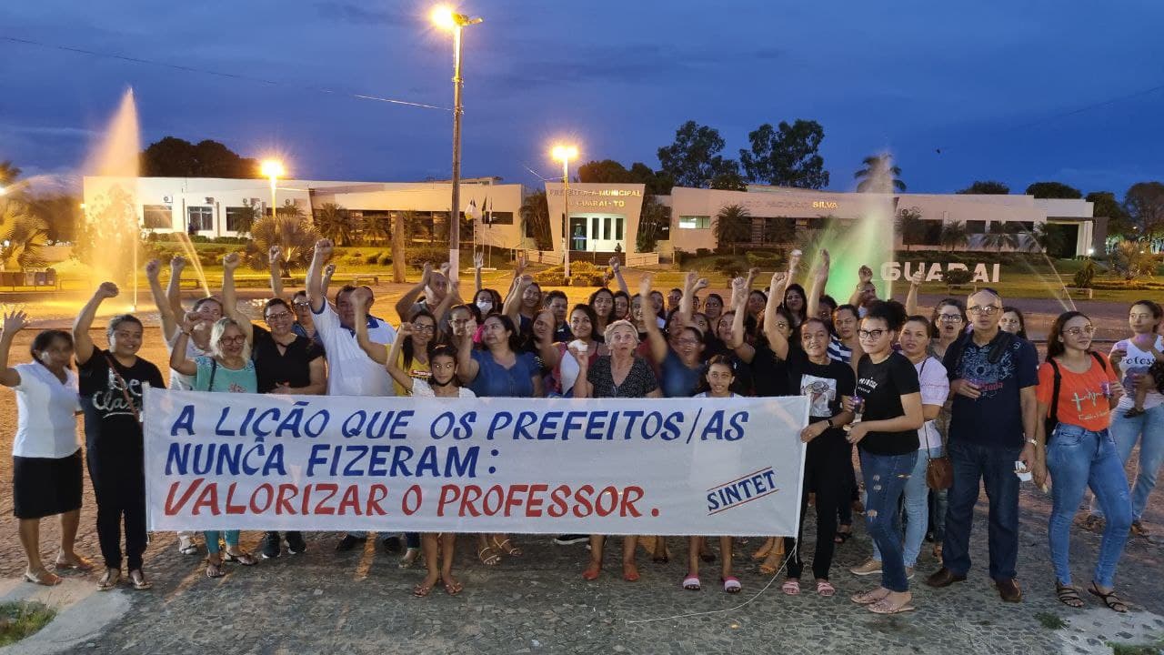 Imagem da notícia: Professores de Guaraí promovem “piquenique do piso” e cobram direito aos 33,24% de reajuste