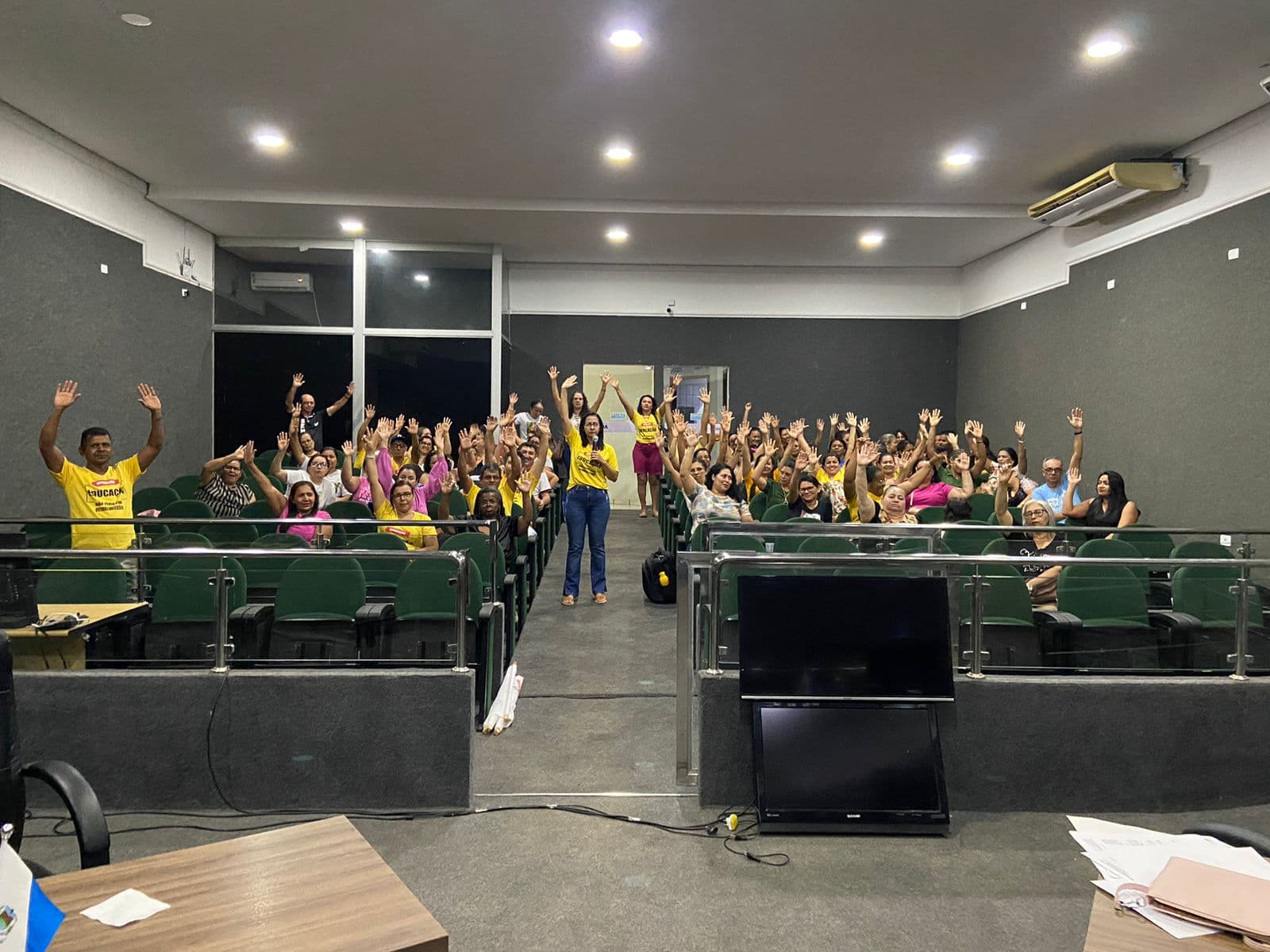 Imagem da notícia: Medida Provisória garante pagamento do piso no início da carreira para professores de Guaraí