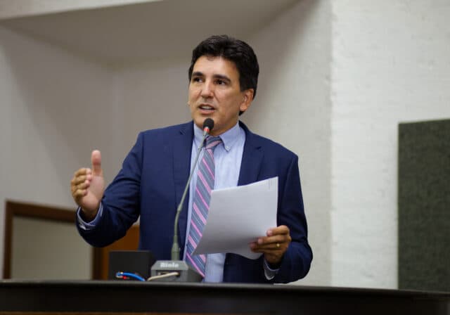 Imagem da notícia: Junior Geo cobra providências junto ao MPE/TO sobre concurso suspenso em Guaraí desde 2020