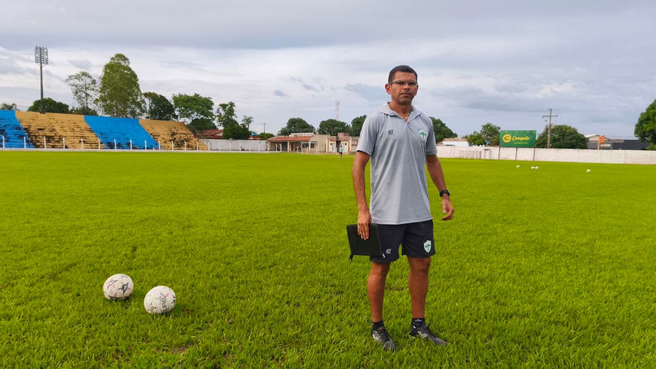Imagem da notícia: Pablo Wiglo assume comando do Lobão; treinador foi apresentado nesta segunda-feira, dia 12
