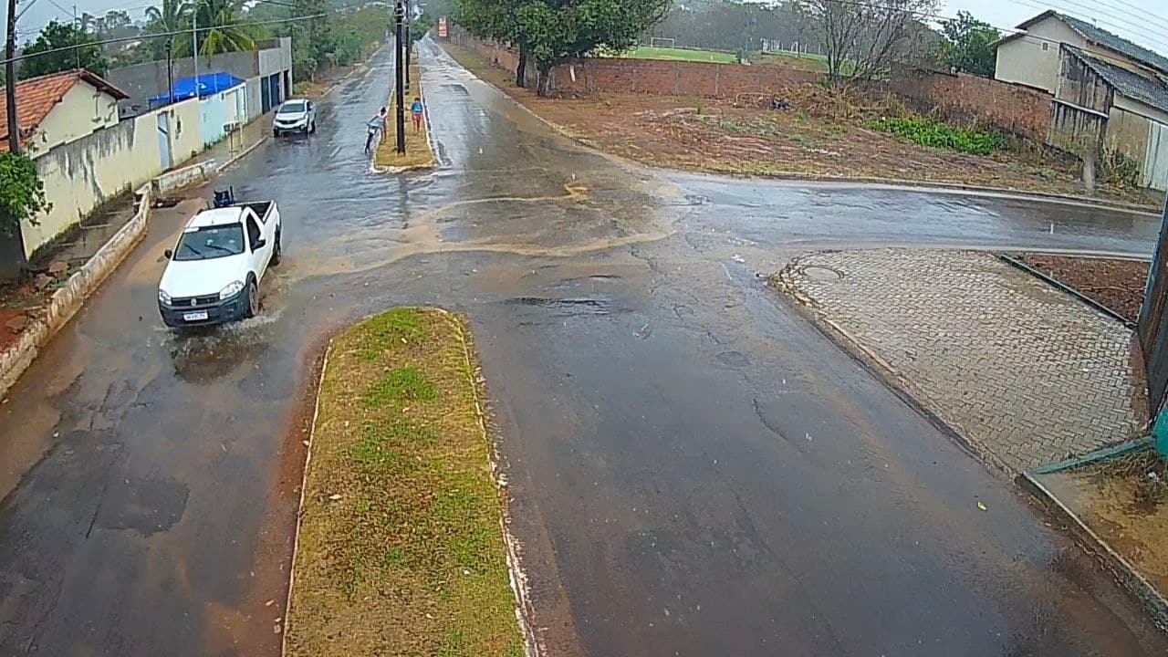 Imagem da notícia: Chuva isolada refresca alguns setores de Guaraí e parte da zona rural, mas nem todo mundo viu