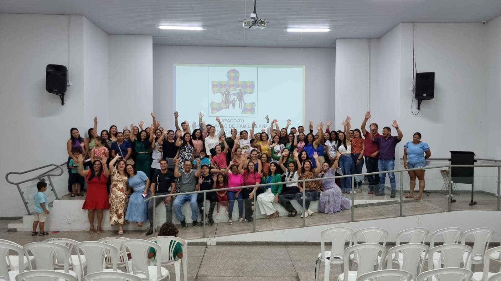 Imagem da notícia: Associação que apoia as famílias atípicas é fundada em Guaraí e elege a sua primeira diretoria