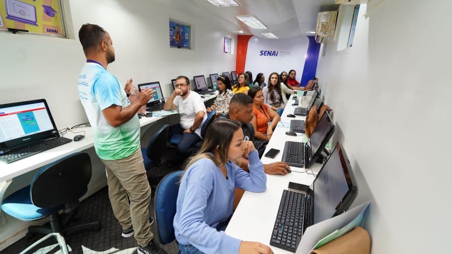 Imagem da notícia: Encontro regional do TCE/TO oferta + de 20 serviços em Guaraí, incluindo oficina de robótica