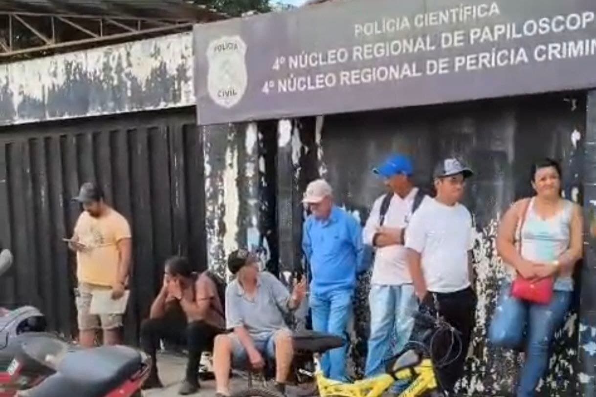 Foto da notícia: Filas às sextas geram críticas no Núcleo de Identificação e expõem gargalo no atendimento em Guaraí