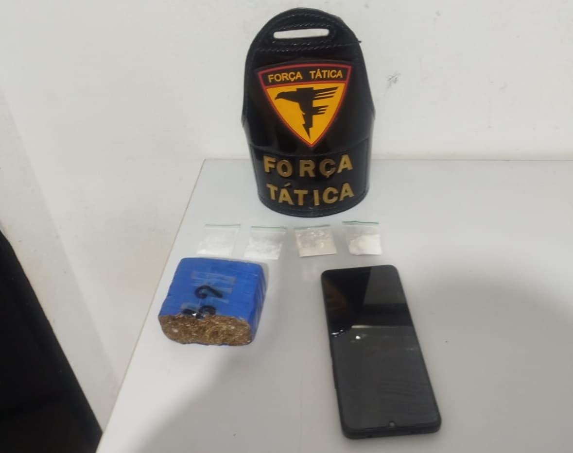 Foto da notícia: Força Tática prende mulher (27 anos) em Guaraí por tráfico; autora possuía vasta ficha criminal