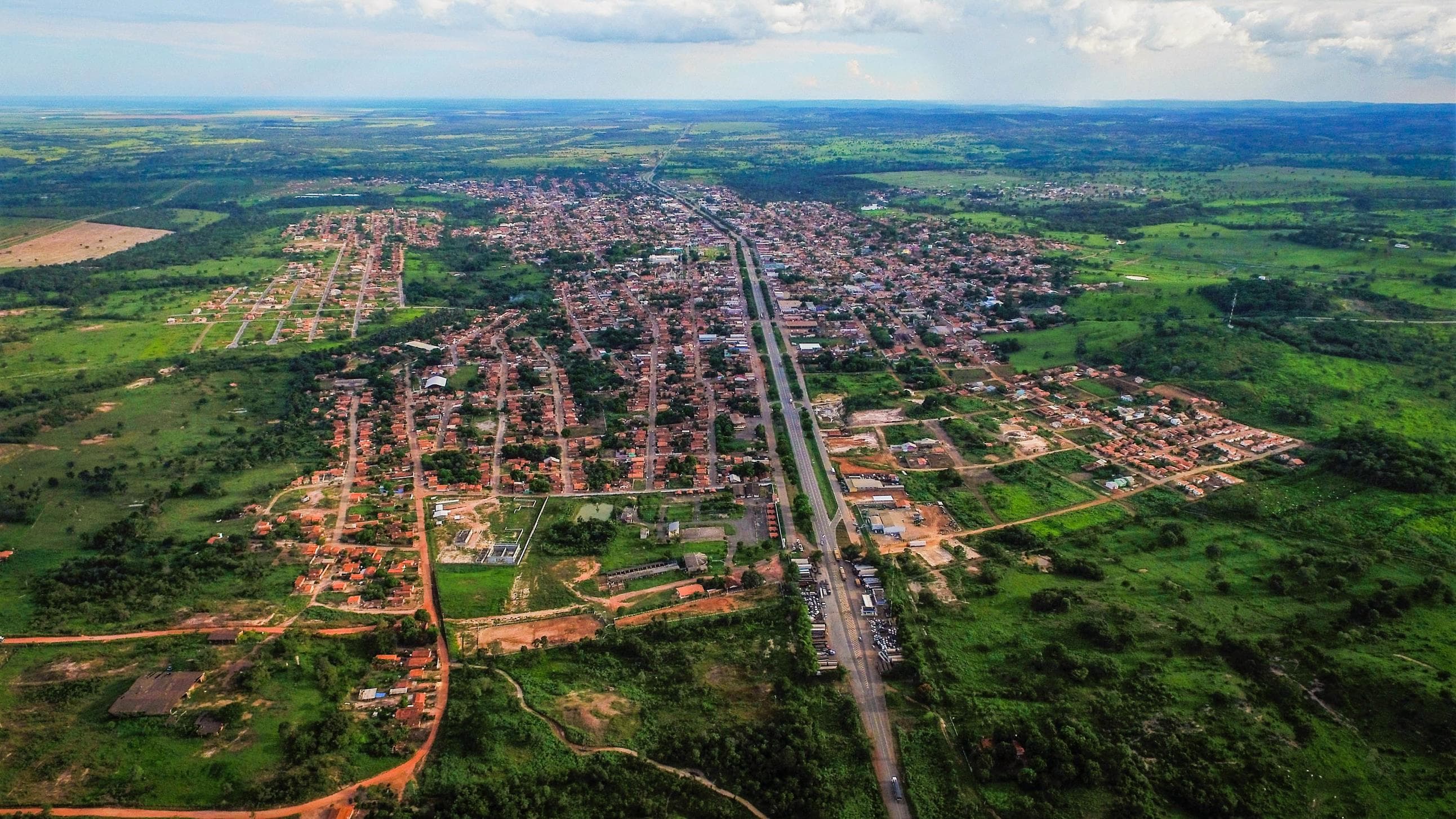 Imagem da notícia: Lei que corrige data da fundação de Guaraí é publicada; bandeira e brasão serão alterados