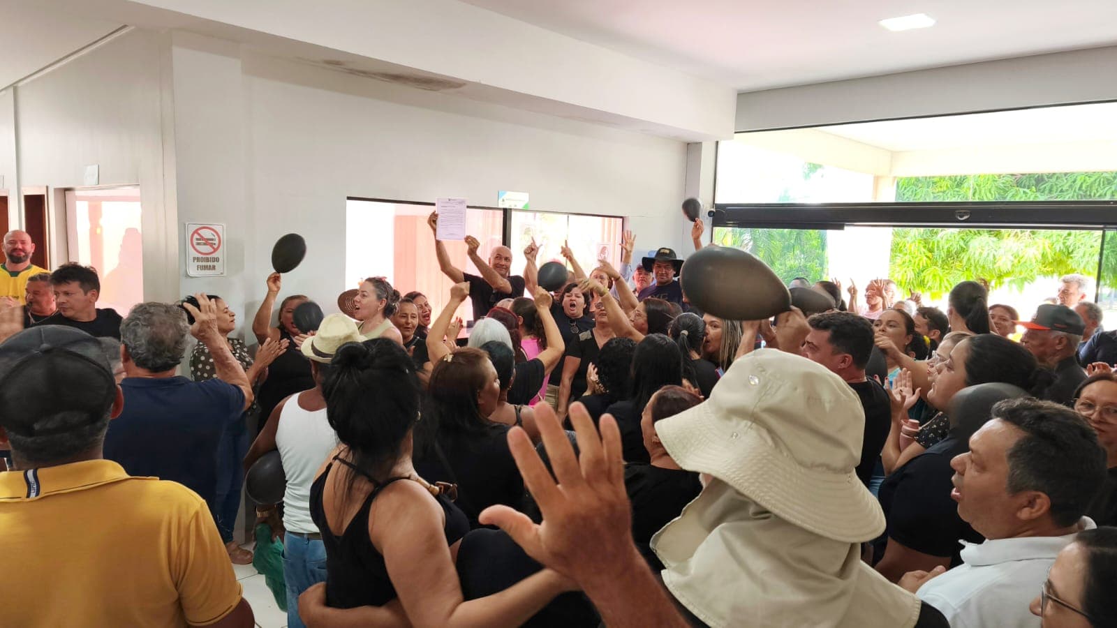 Foto da notícia: Servidores cobram concursos públicos, progressões e retirada de projetos previdenciários em Guaraí