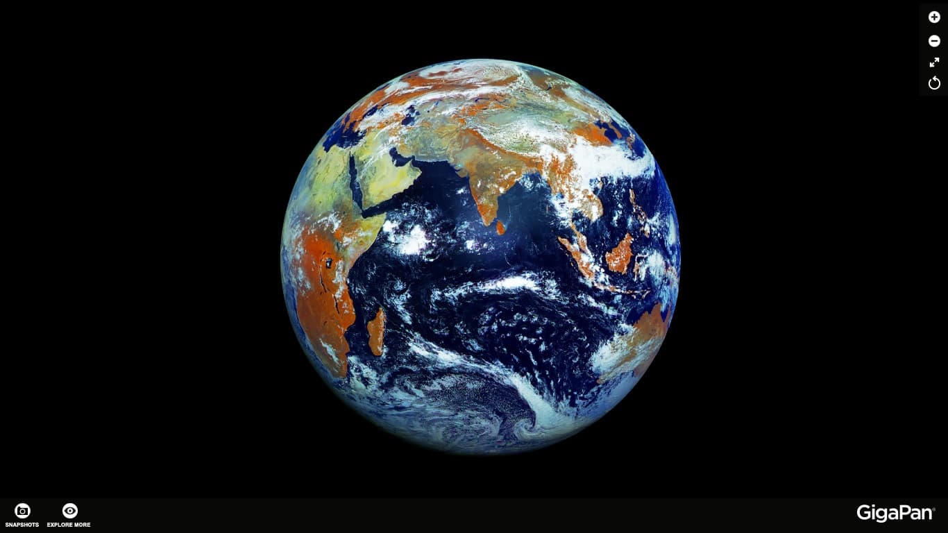 Imagem da notícia: Sequência com 350 fotos de satélite russo mostra Terra vista do espaço como você nunca viu