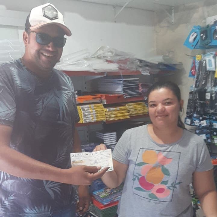 Imagem da notícia: Empresário guaraiense devolve cheque “graúdo” de R$ 41 mil encontrado bem na porta de sua loja