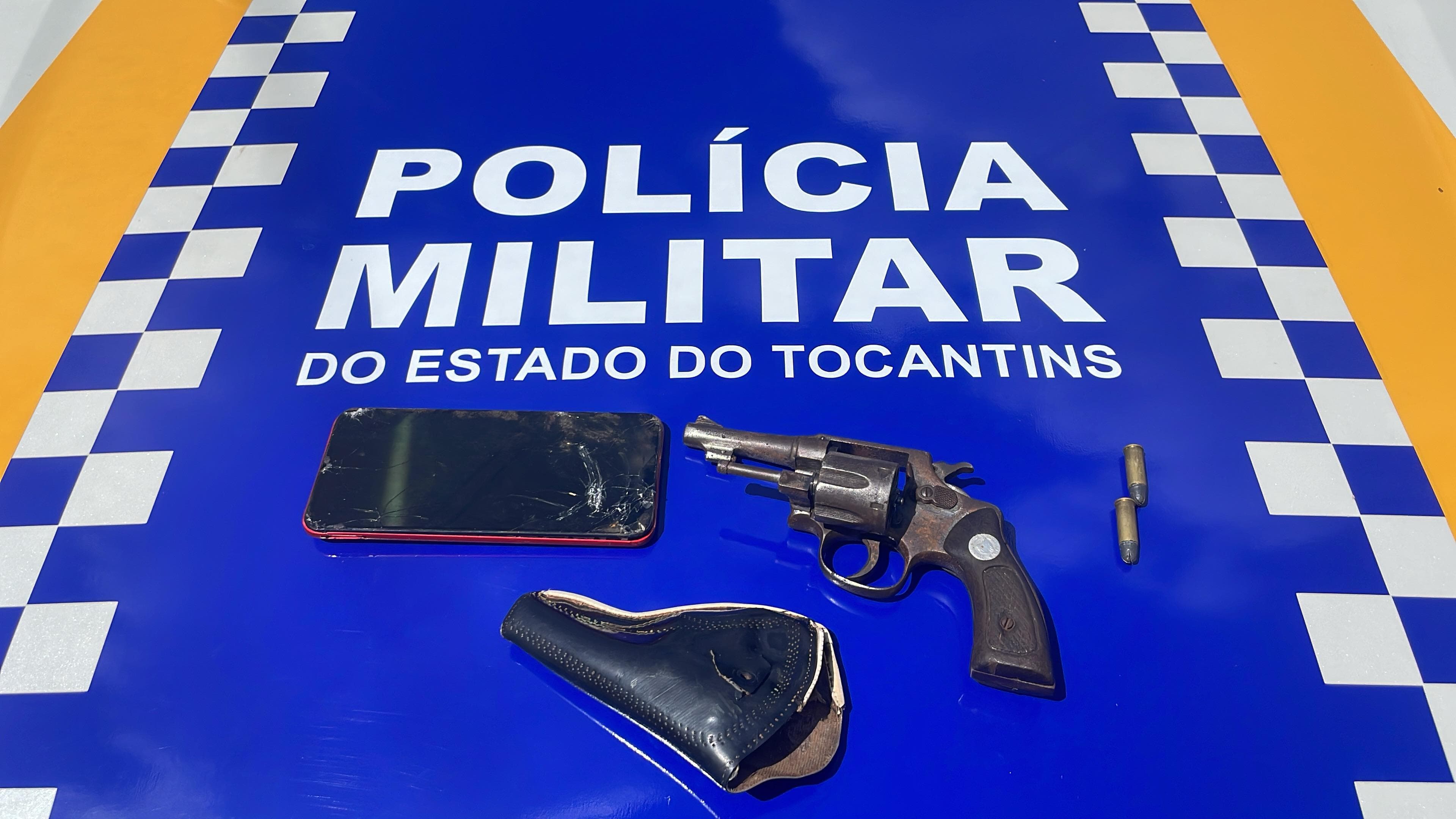 Imagem da notícia: Após denúncia anônima, PM prende homem com arma de fogo no bar ‘Toca da Onça’ em Guaraí