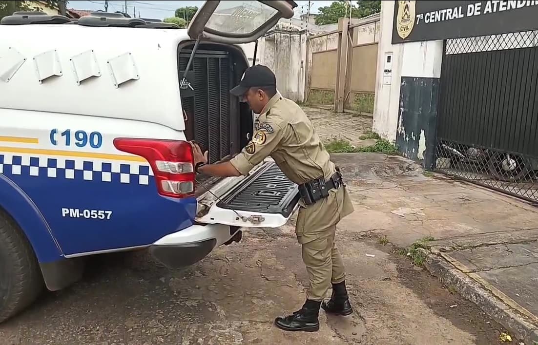 Imagem da notícia: Homem tenta matar sua companheira com arma branca em Guaraí, atingida no braço e pescoço