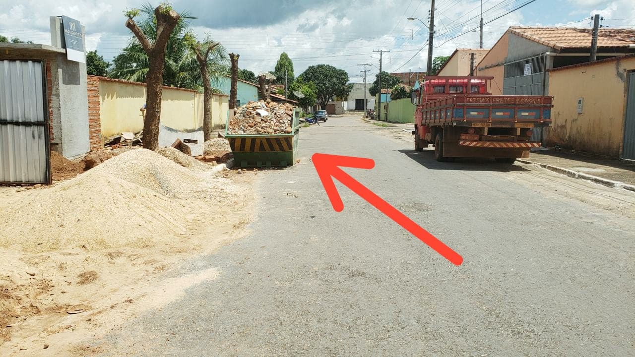 Imagem da notícia: Guaraí ainda não possui lei que regulamenta sinalização de caçambas ou containers de entulho