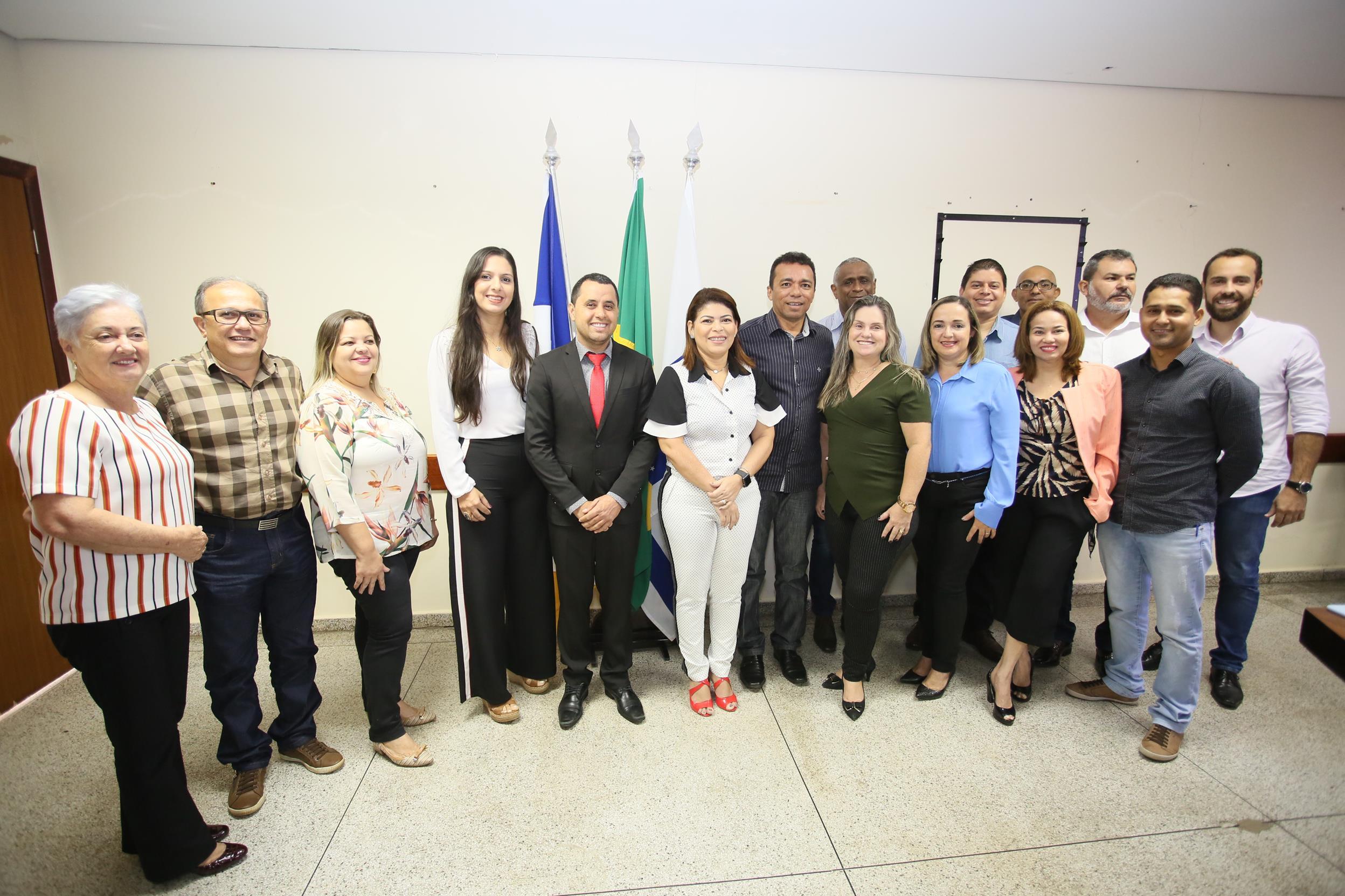 SEDUC empossa 13 novos diretores ensino, incluindo substituta de Padre Milton em Guaraí