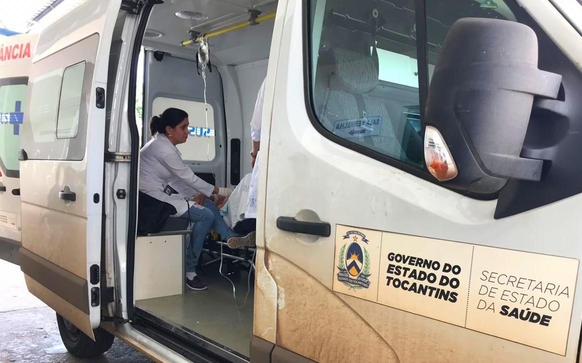 Idosa de Guaraí espera mais de duas horas dentro de ambulância para ser atendida no HRA