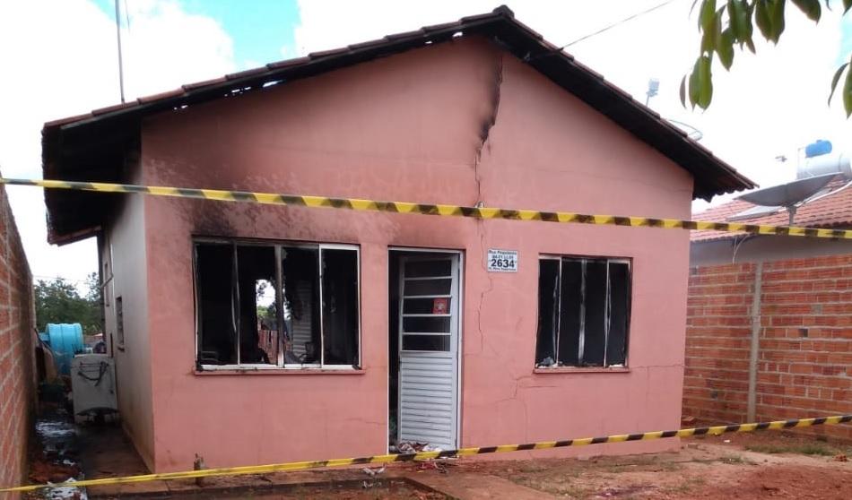 Vizinha fica gravemente ferida ao tentar ajudar a apagar incêndio em imóvel urbano de Guaraí