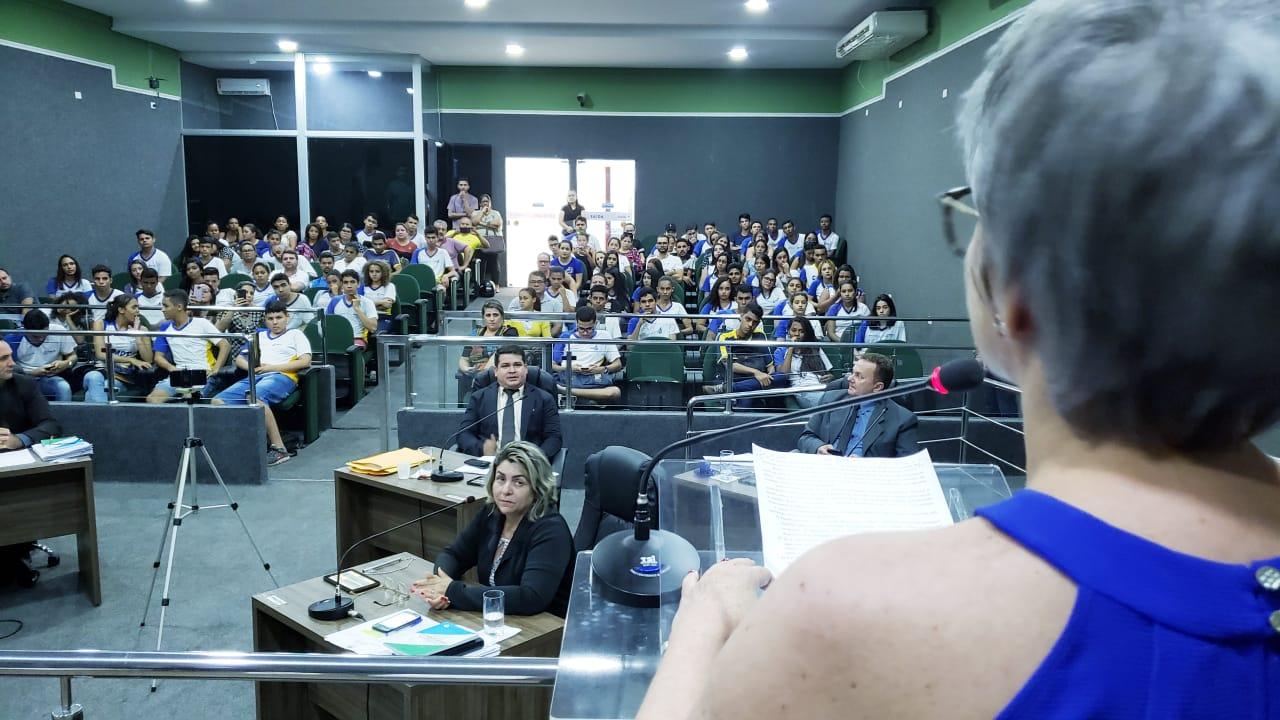 Grupo pede explicações sobre demissões de contratados nas escolas estaduais de Guaraí