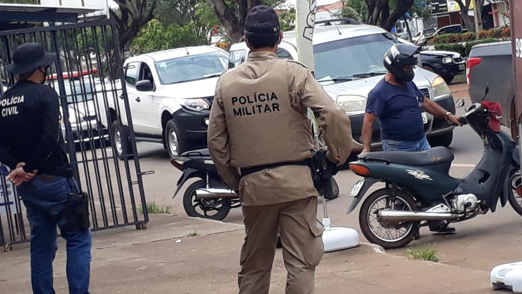 Forças de segurança iniciam operação para orientar população de Guaraí sobre o “lockdown”