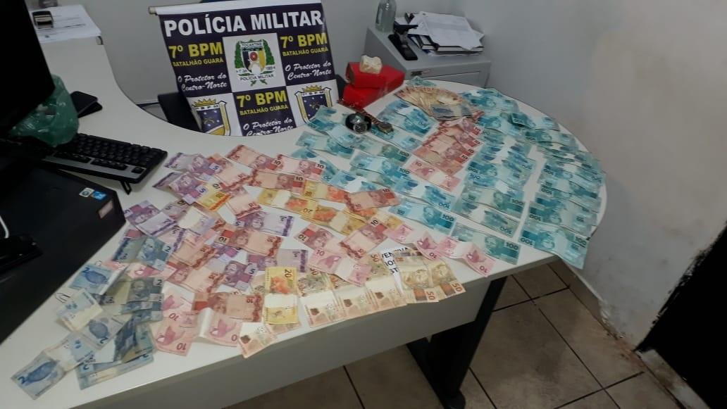 Com apoio do Serviço de Inteligência, PM prende três com drogas e R$ 5,6 mil em Guaraí
