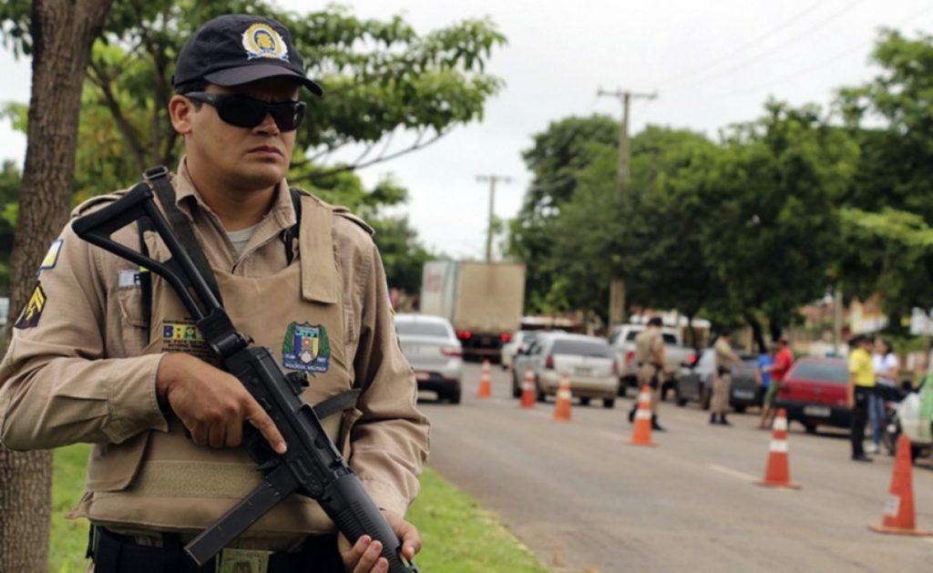 Ação da PM resulta na prisão de três indivíduos com drogas (crack e cocaína) em Guaraí