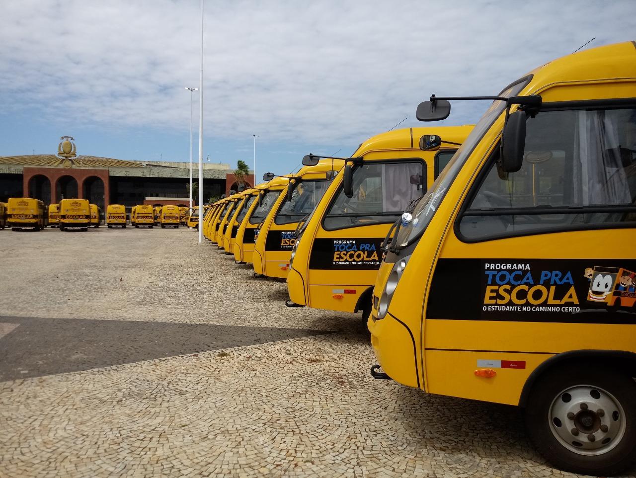 Guaraí recebe mais dois ônibus escolares; frota agora conta com 11 veículos próprios