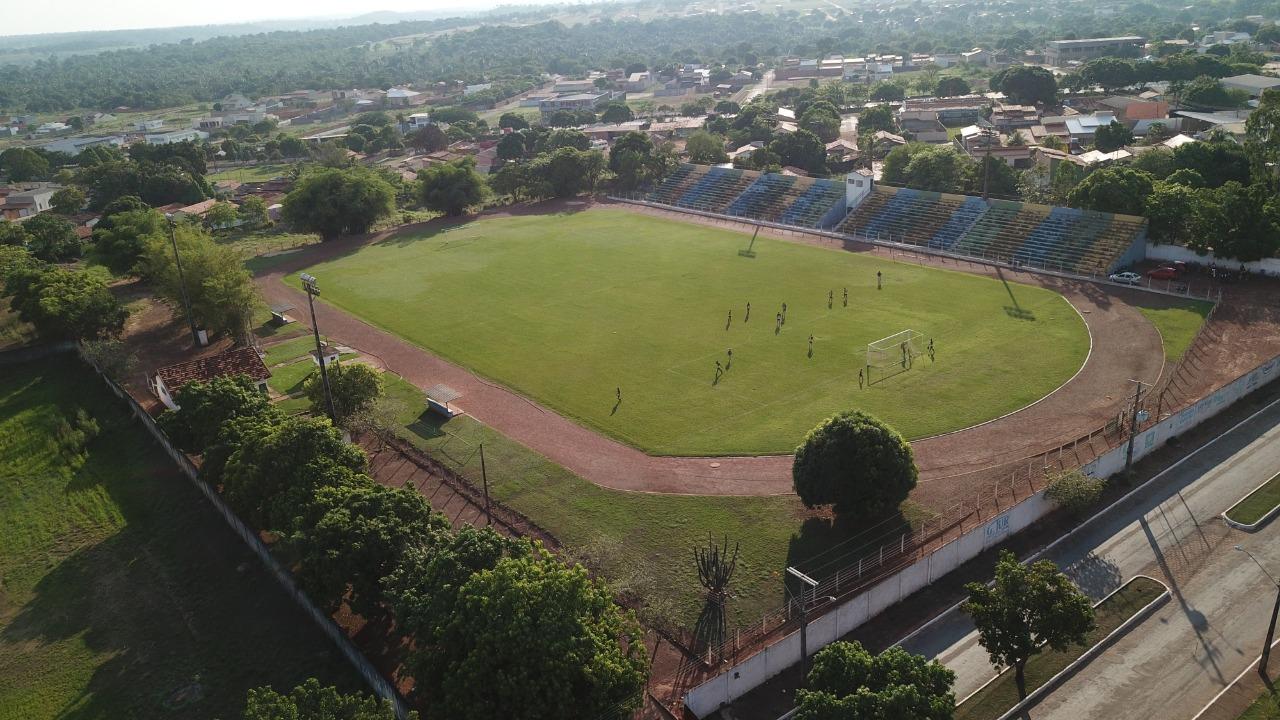 Vereador guaraiense pede que pista de atletismo do Estádio Delfinão receba melhorias