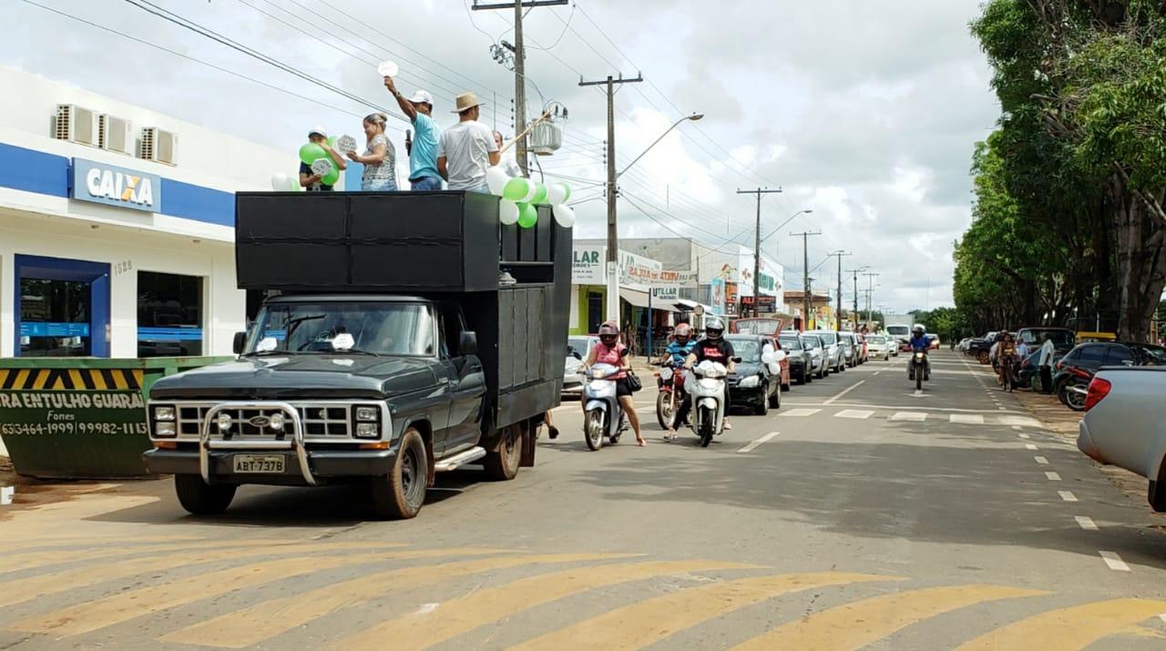 Moradores do setor Canaã reivindicam pavimentação do bairro durante carreata em Guaraí