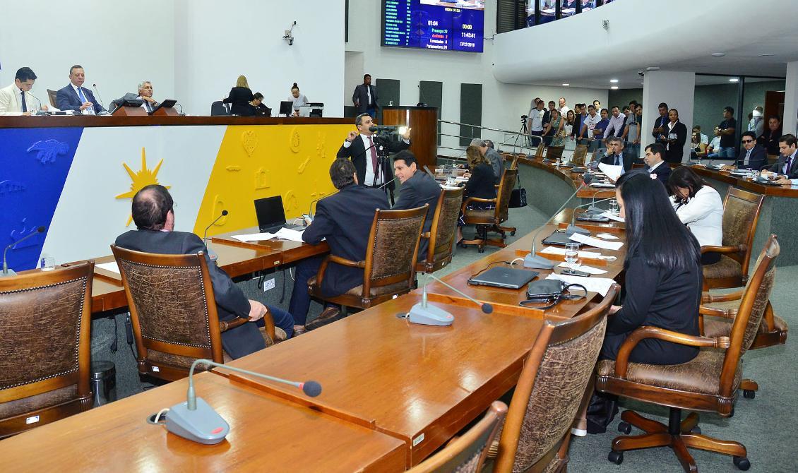 Deputados aprovam reajuste de até 231,7% nas taxas do DETRAN; apenas três votaram contra