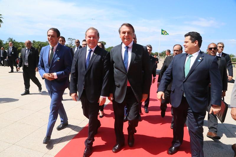 No TO, Bolsonaro acompanha assinatura de empréstimos que podem gerar 20 mil empregos