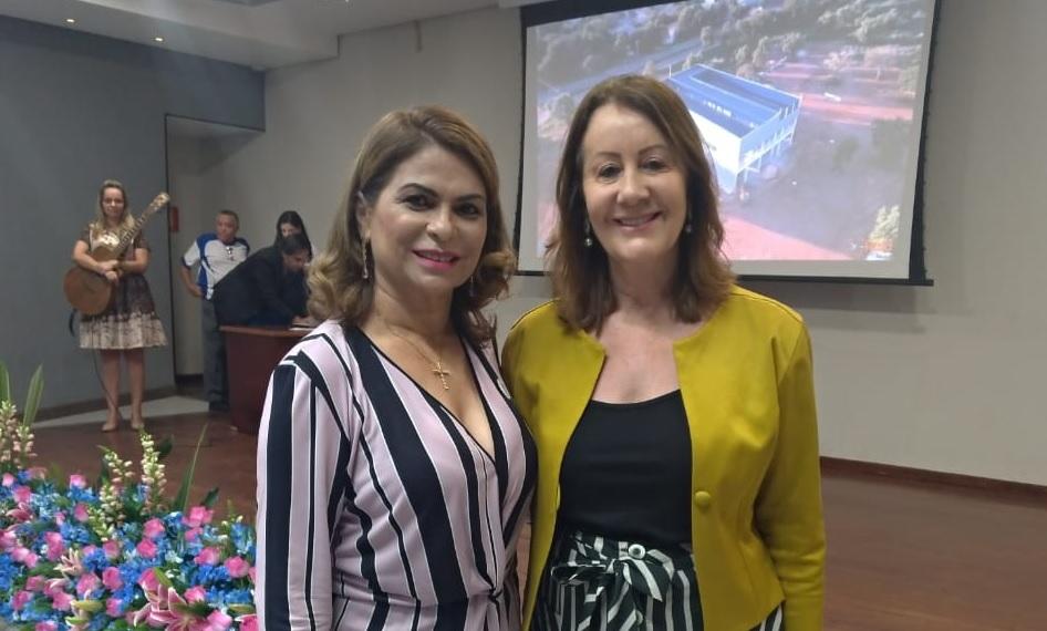 Prefeita Lires Ferneda prestigia 1º Encontro de Damas em favor do Hospital de Amor de Palmas