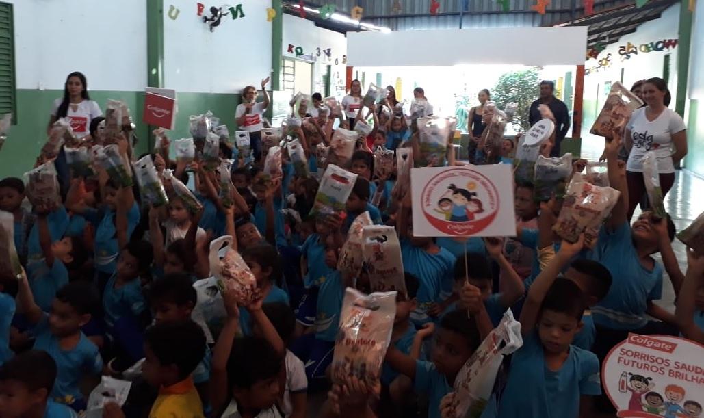 Colgate e Prefeitura de Guaraí vão distribuir 1.000 kits de higiene bucal para crianças nas escolas