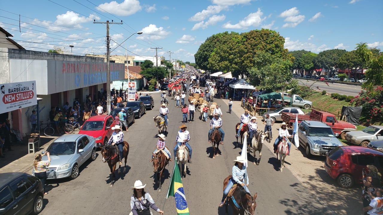 Cerca de 20 mil pessoas prestigiam cavalgada de Guaraí, uma das maiores realizadas na região